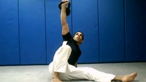 perfectly_executed_kettlebell_full_body_exercise_turkish_get_up1